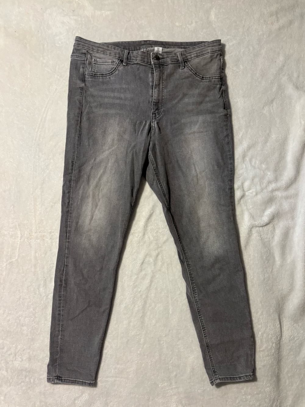 H&M Curvy Ultra High Waist Gray Jeggings – Size 16
